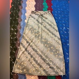 Vintage Maxi Skirt 🌾